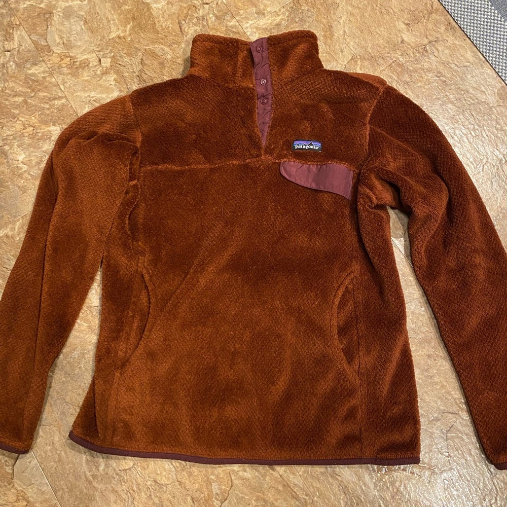 Patagonia Womens Re-tool Snap-T Fleece pullover, size medium, maroon/brown color